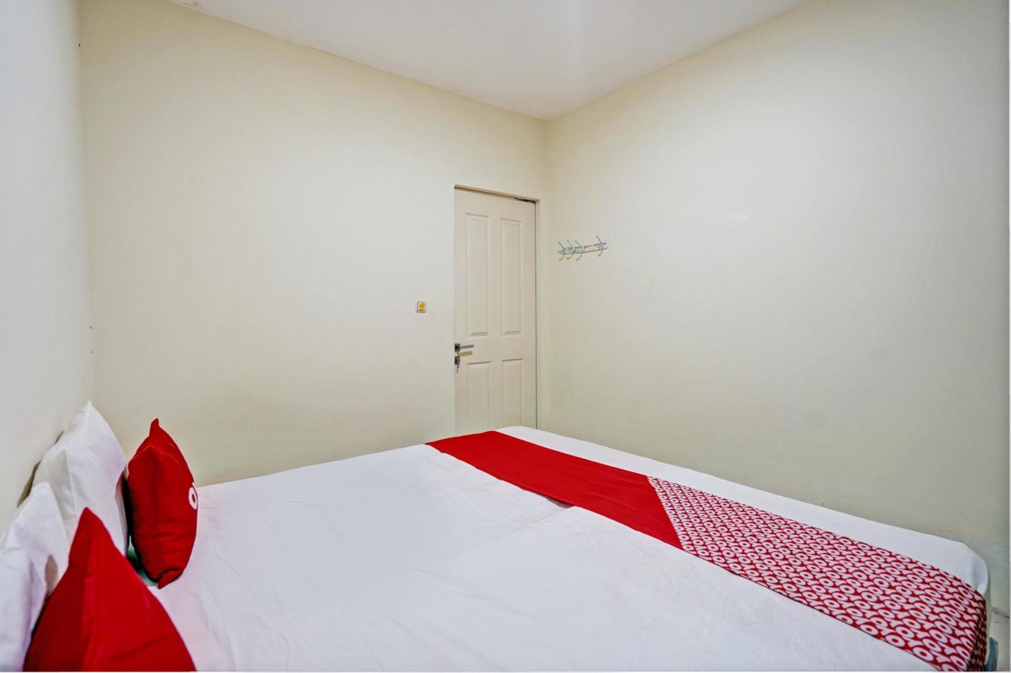 Oyo 93112 Garden Homestay 3 Merlion Surabaya Exterior photo