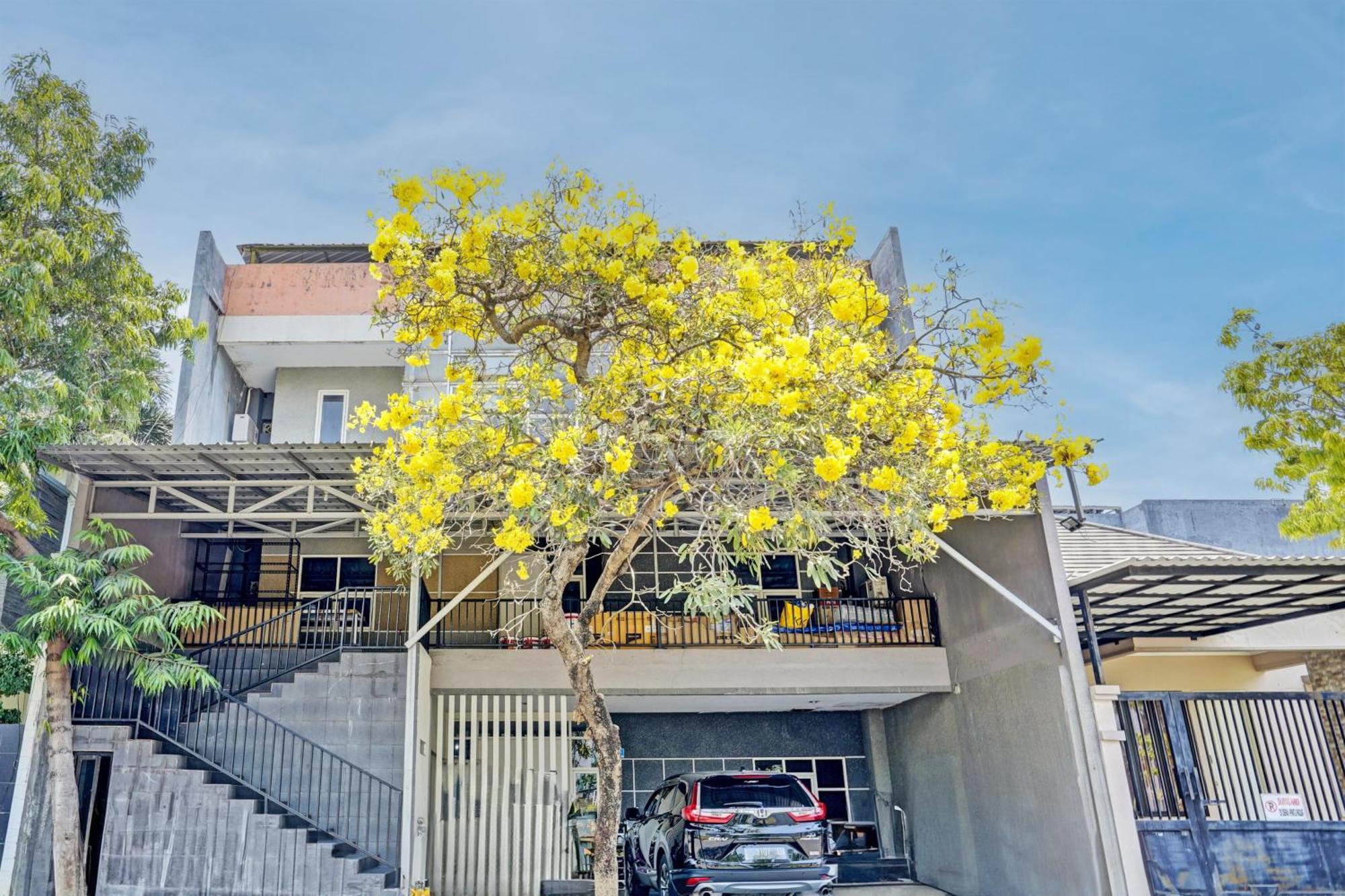 Oyo 93112 Garden Homestay 3 Merlion Surabaya Exterior photo