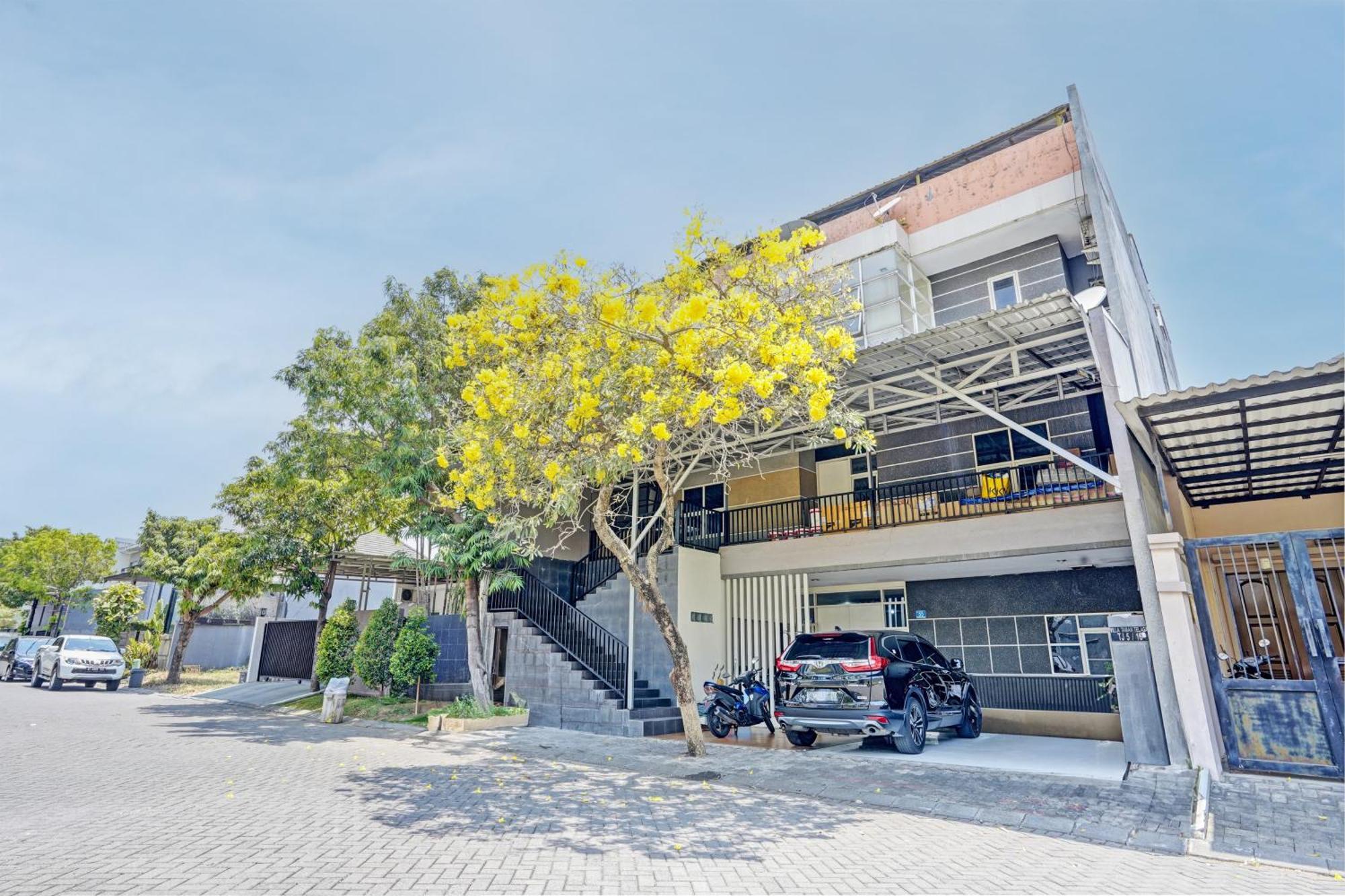 Oyo 93112 Garden Homestay 3 Merlion Surabaya Exterior photo